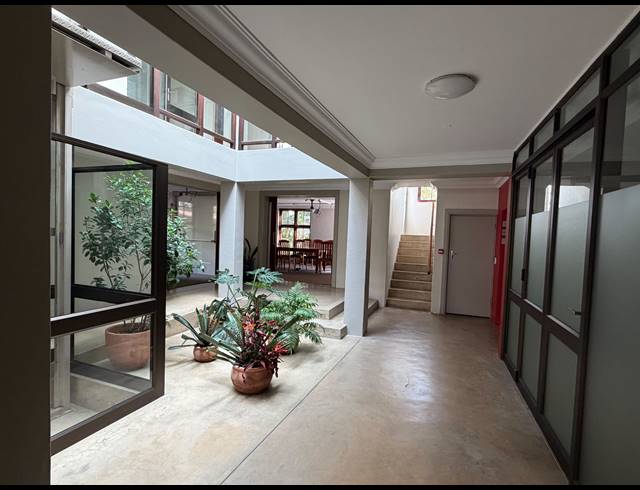 106.60M² BUILDING TO LET IN KENILWORTH